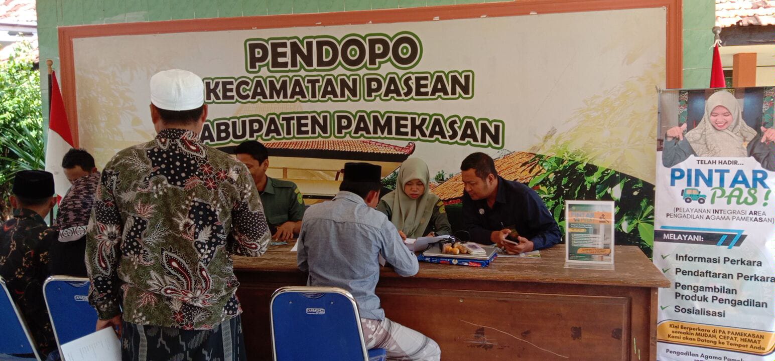 Pengadilan Agama Pamekasan Lakukan Verifikasi Berkas Permohonan Isbat Nikah di Kantor Kecamatan Pasean
